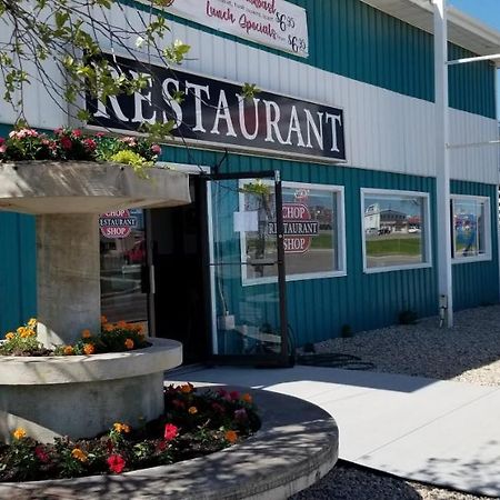 غراند براري Wild Rose Country Inn المظهر الخارجي الصورة