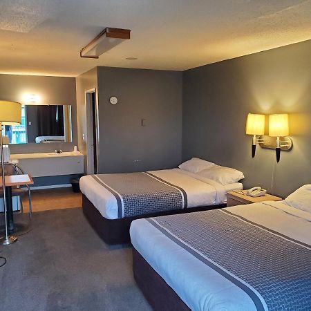 غراند براري Wild Rose Country Inn المظهر الخارجي الصورة